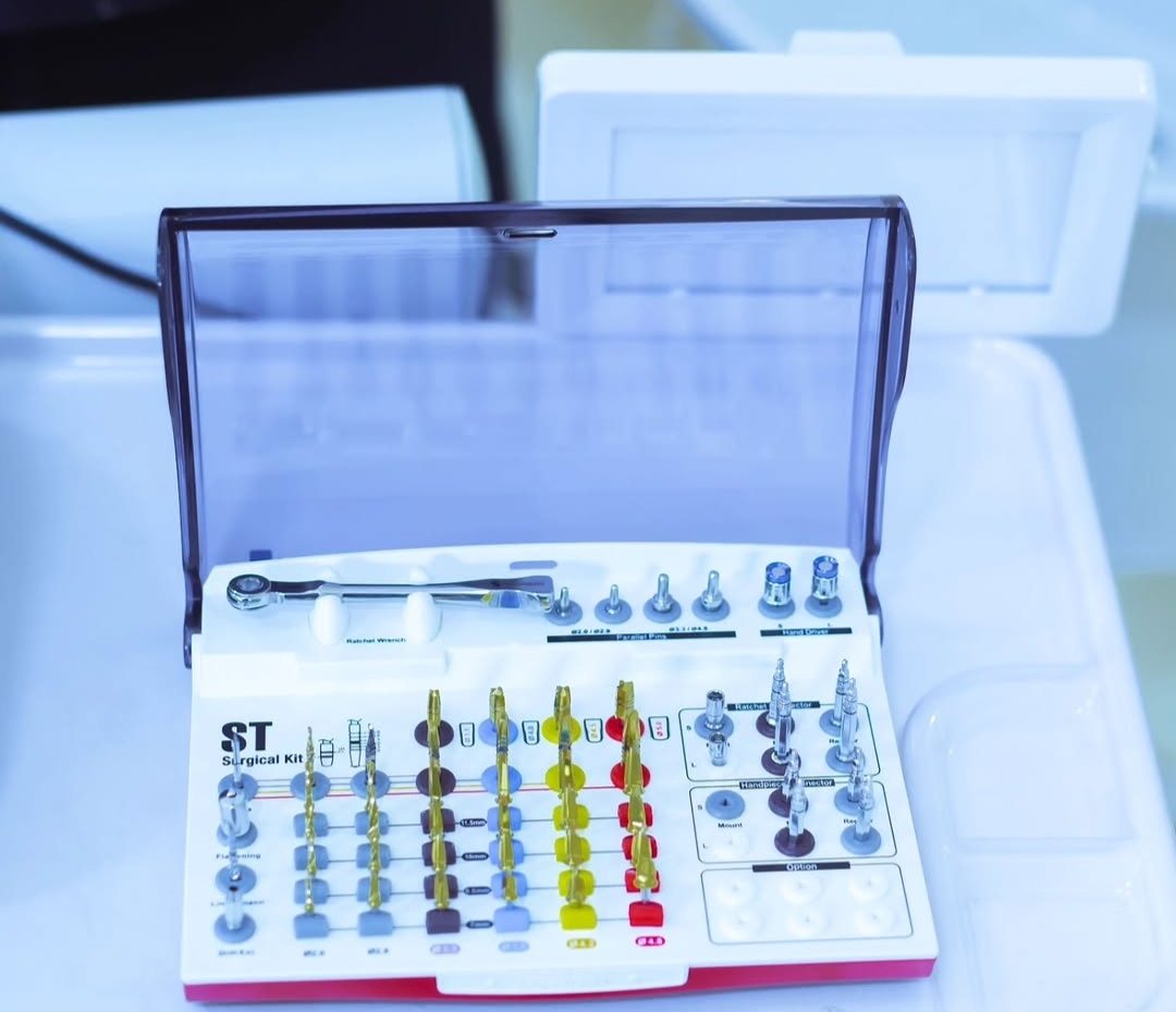 Modern Implant Set